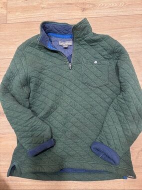 Eddie Bauer Quilted Half-Zip Pullover in Dark Green with Navy Trim men’s medium